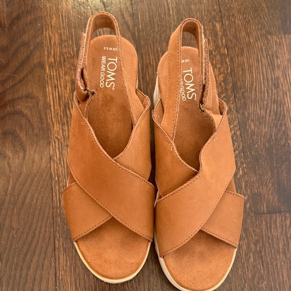 TOMS Women's Tan Platform Sandals - Picture 2 of 2